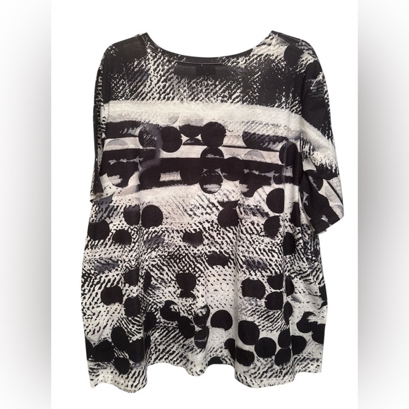 Avenue Monochrome Patterned Blouse - Picture 2 of 5